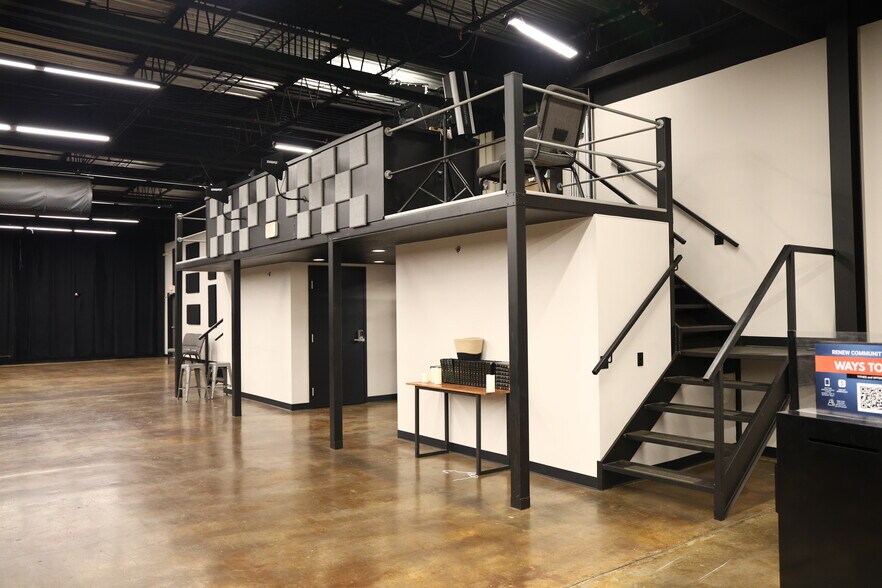 More Photos Of 1122 S 2nd St, Cabot Industrial For Sale