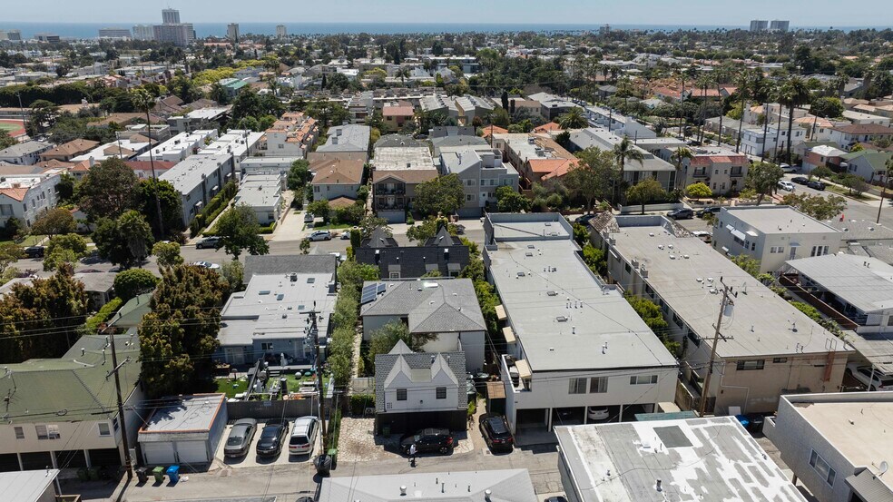 More Photos Of 921-925 16th St, Santa Monica Apartments For Sale