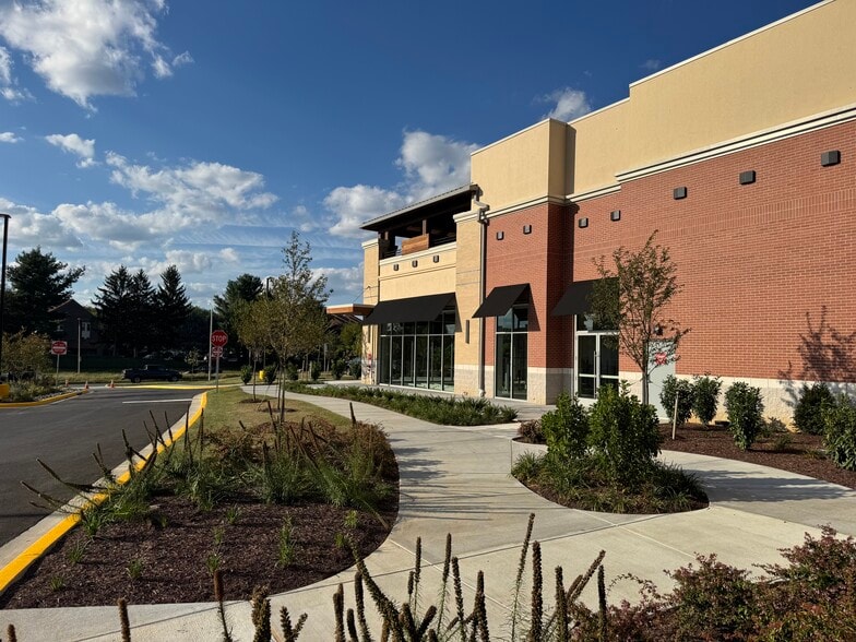 More Photos Of 18251 Flower Hill Way, Gaithersburg Restaurant For Lease