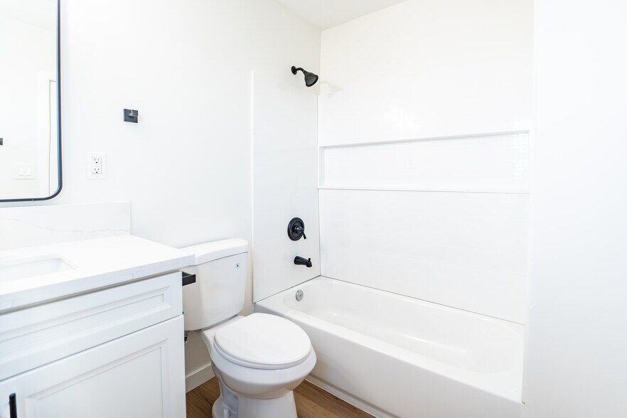 More Photos Of 4062 49th St, San Diego Apartments For Sale