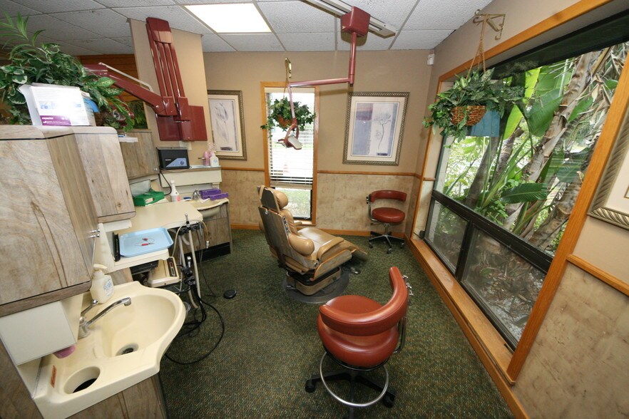 More Photos Of 6430 Madison St, New Port Richey Medical For Sale