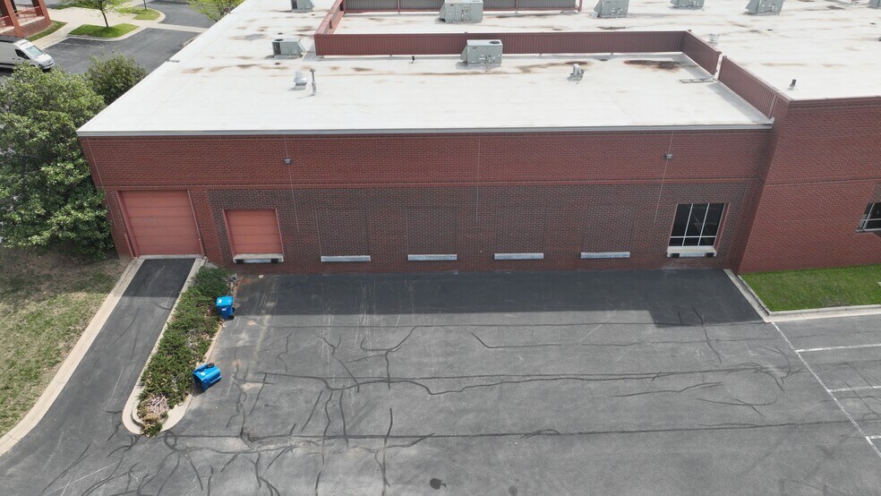 More Photos Of 22520 Gateway Center Dr, Clarksburg Flex For Lease