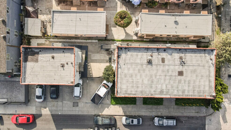 More Photos Of 300 E 55th St, Los Angeles Apartments For Sale