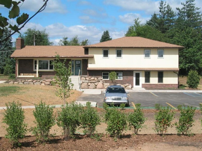 More Photos Of 959 Baker Rd, Dexter Office For Lease