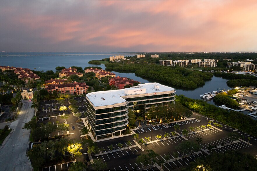 More Photos Of 18167 US Highway 19 N, Clearwater Office For Lease