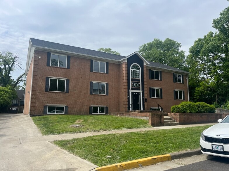 More Photos Of 405 E Vine St, Oxford Sorority Fraternity House For Sale