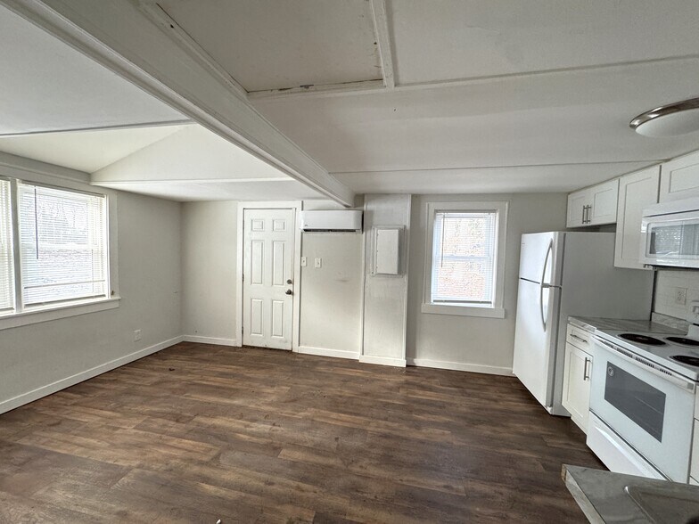 More Photos Of 35 Neslo Dr, Nesconset Flex For Lease