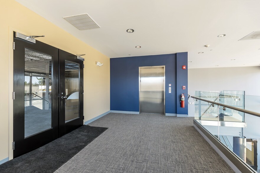 More Photos Of 95 Billerica Ave, Billerica Light Manufacturing For Lease