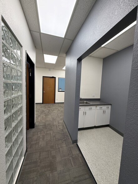 More Photos Of 3060-3098 Kenneth St, Santa Clara Manufacturing For Lease