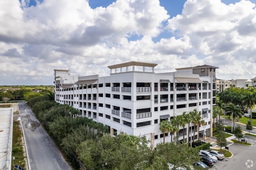 More Photos Of 600 N Pine Island Rd, Plantation Office For Lease