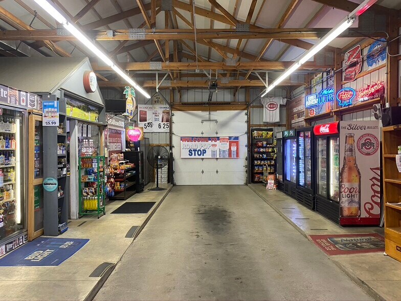 More Photos Of 1265 S Dorset Rd, Troy Freestanding For Sale