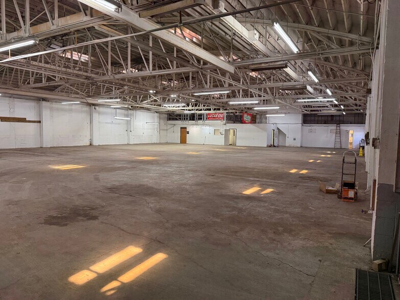 More Photos Of 3740 E 5th Ave, Columbus Warehouse For Lease