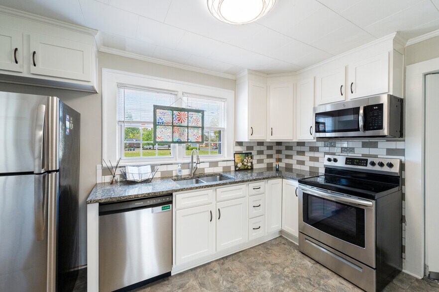 More Photos Of 2310 Concord Lake Rd, Kannapolis Office Residential For Lease