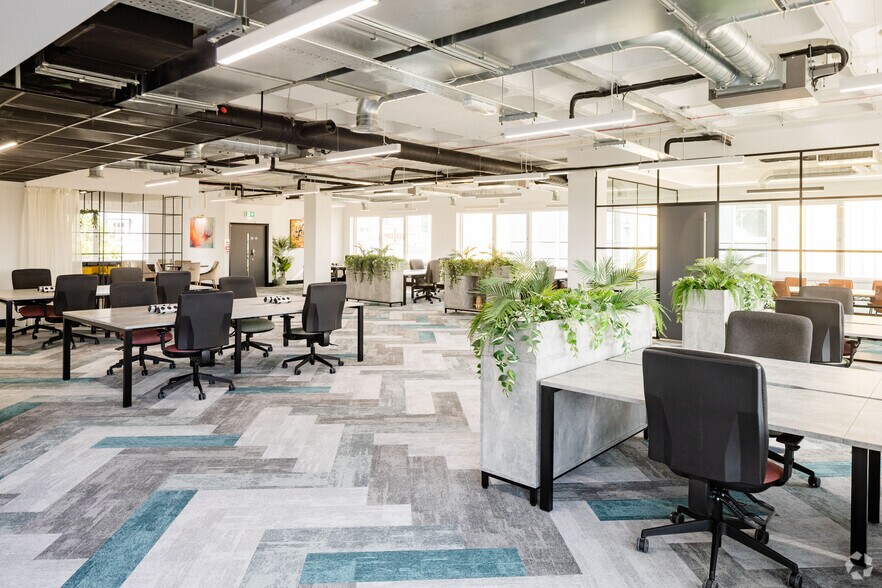 More Photos Of Bridge Ave, Maidenhead Coworking Space