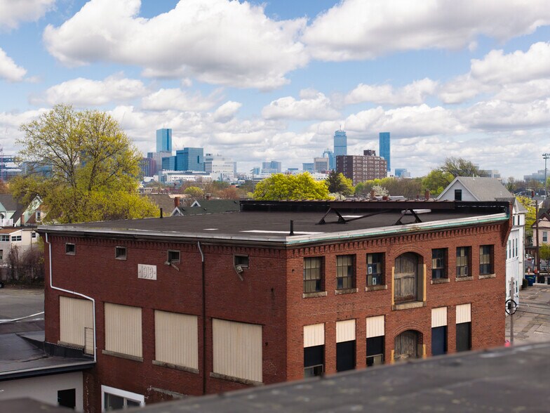 More Photos Of 40 Lake St, Somerville Light Manufacturing For Sale