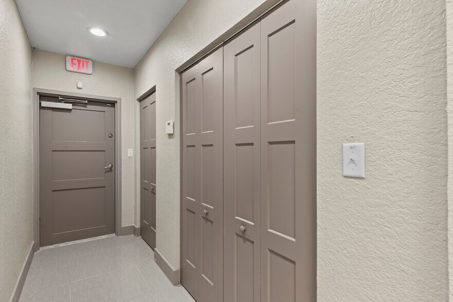 More Photos Of 431 N Kirkman Rd, Orlando Medical For Lease