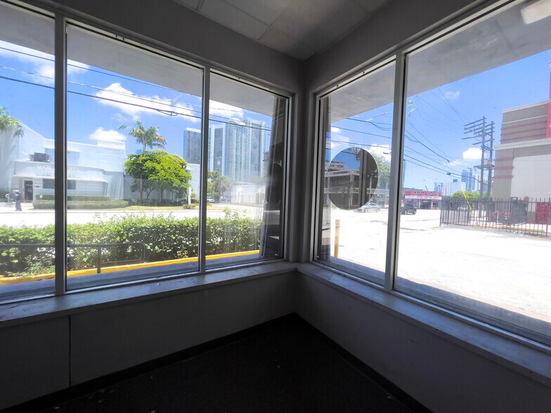 More Photos Of 3400 NE 2nd Ave, Miami Restaurant For Sale