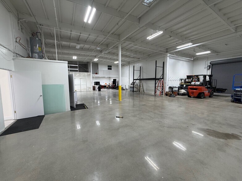 More Photos Of 23 Rickenbacker Cir, Livermore Warehouse For Lease