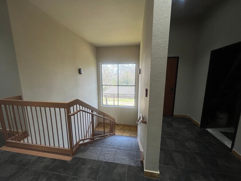 More Photos Of 821 Grand Avenue Pky, Pflugerville Medical For Lease