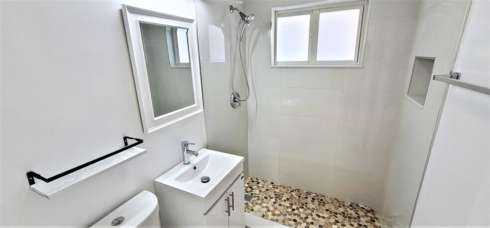 More Photos Of 101-107 Tacoma Ln, West Palm Beach Apartments For Lease