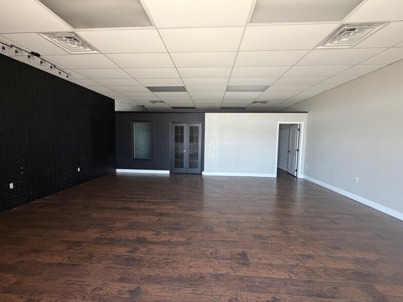 More Photos Of 700 S Main St, Andrews General Retail For Lease