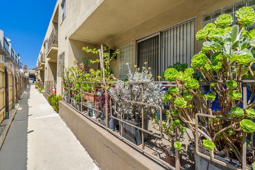 More Photos Of 523 E Hazel St, Inglewood Apartments For Sale