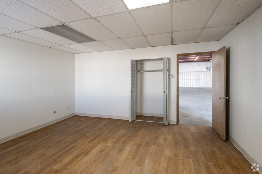 More Photos Of 6321 N Washington St, Denver Warehouse For Lease