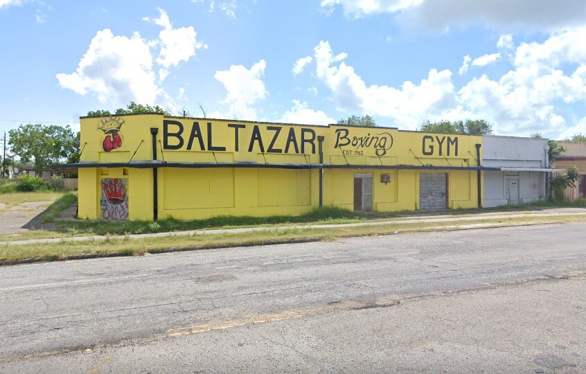 More Photos Of 1402 19th, Corpus Christi Freestanding For Sale