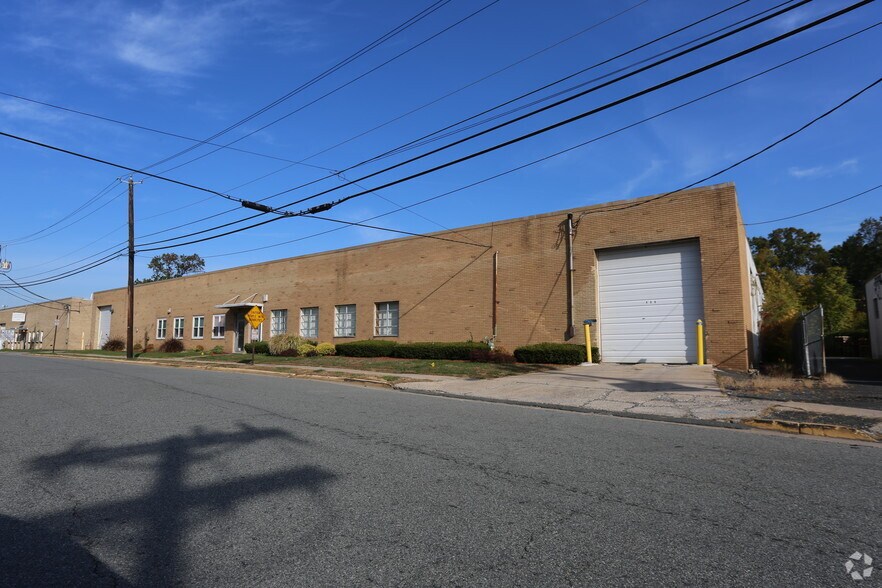 Primary Photo Of 311 Cox St, Roselle Warehouse For Lease