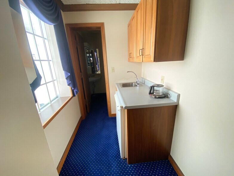 More Photos Of 121 E Fifth St, Storm Lake Office Residential For Lease