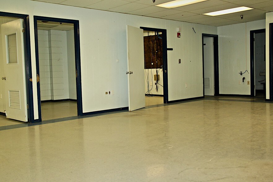 More Photos Of 715 W Pike St, Weslaco Warehouse For Sale