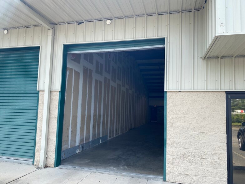 More Photos Of 6973 Highway Ave, Jacksonville Warehouse For Sale