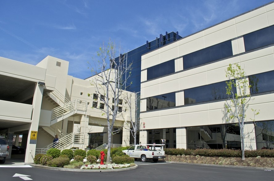 More Photos Of 100 E Valencia Mesa Dr, Fullerton Healthcare For Lease