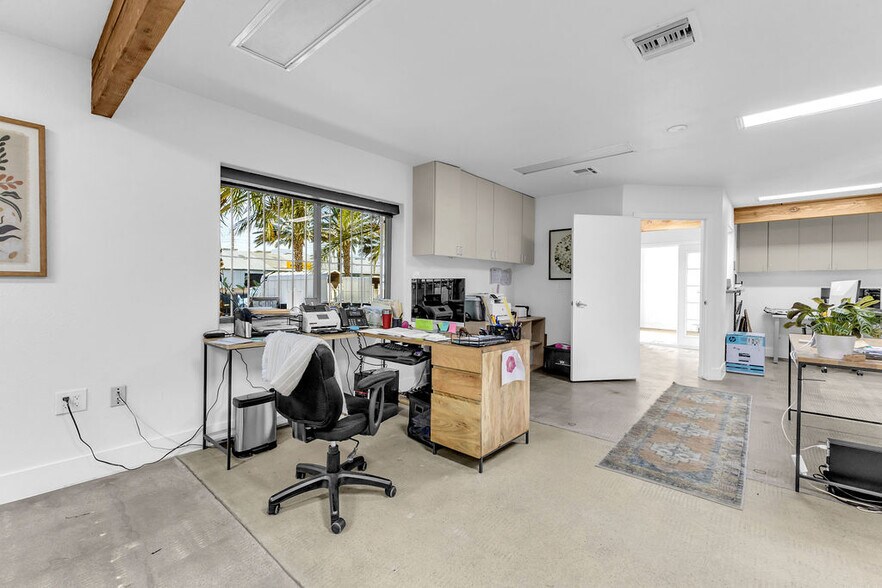 More Photos Of 81500 Industrial Pl, Indio Warehouse For Sale
