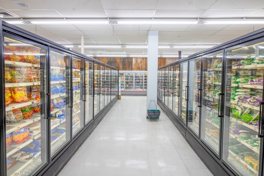 More Photos Of 381 E Colorado Dr, Bayfield Storefront For Sale