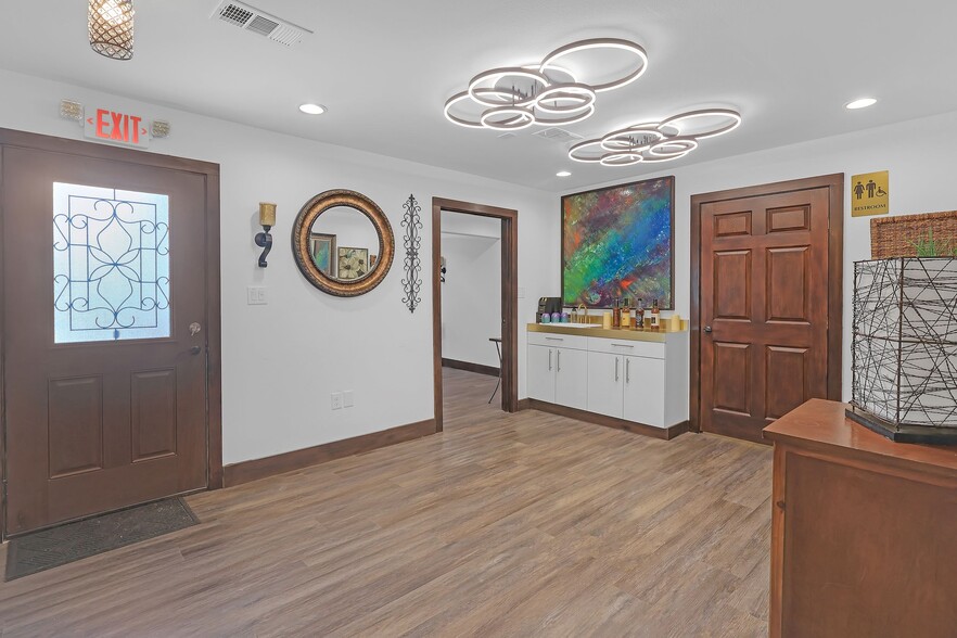 More Photos Of 612 N Third Street, Princeton Office For Sale