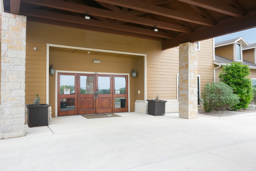 More Photos Of 301 W State Highway 72, Kenedy Hotel For Sale