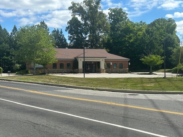 More Photos Of 501 S Stepney Rd, Aberdeen Bank For Sale