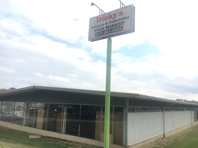 Primary Photo Of 1530 W Olive St, Springfield Showroom For Sale