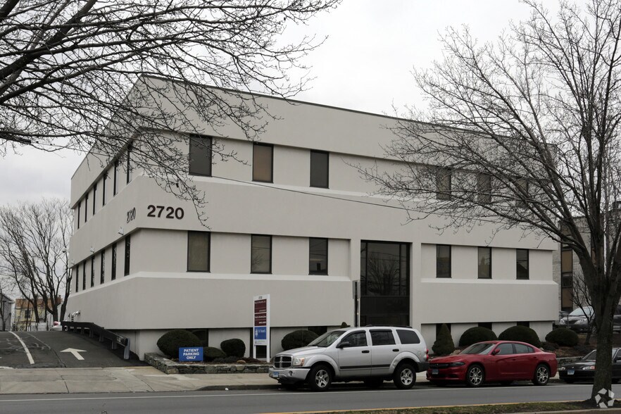 Primary Photo Of 2720 Main St, Bridgeport Medical For Lease