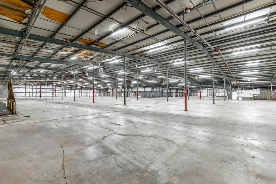 More Photos Of 1318 Underwood St, Dalton Warehouse For Sale