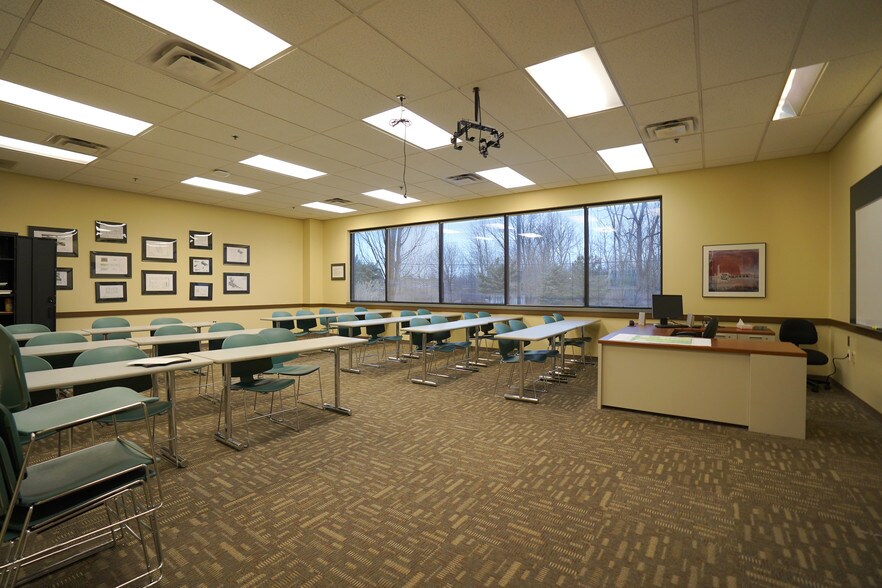 More Photos Of 1905 S Haggerty Rd, Canton Office For Lease