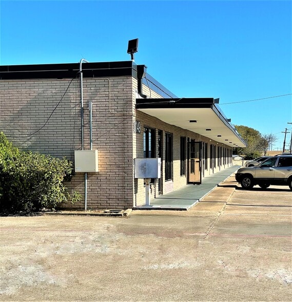 More Photos Of 3201 Interstate 30, Mesquite Flex For Lease