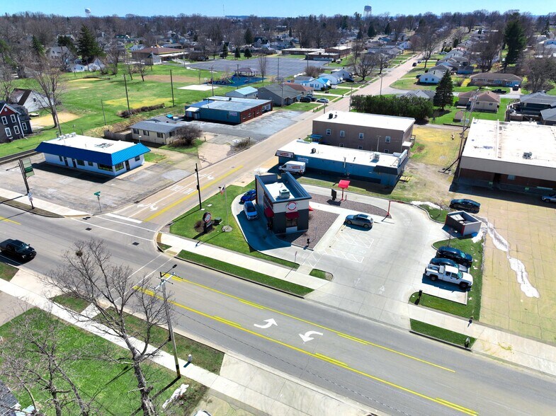 More Photos Of 901 W Platt St, Maquoketa Service Station For Sale