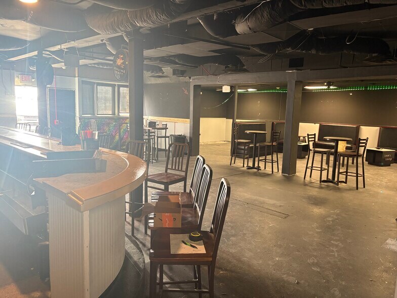 More Photos Of 4601-4607 W Lake St, Melrose Park Freestanding For Lease