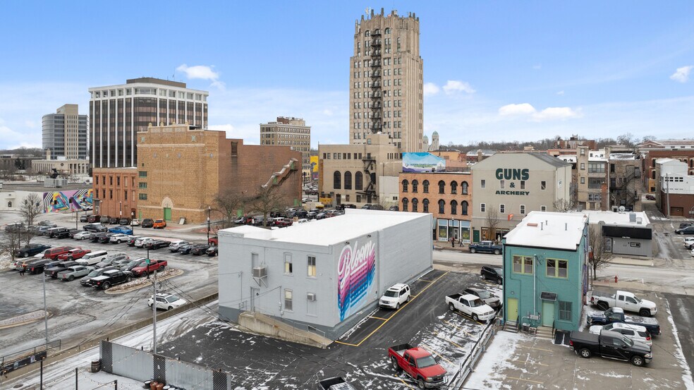 More Photos Of 132 W Pearl St, Jackson Storefront For Sale