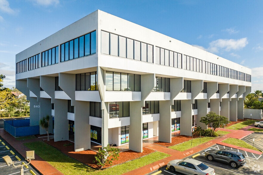 More Photos Of 840 SW 81st Ave, North Lauderdale Office For Lease