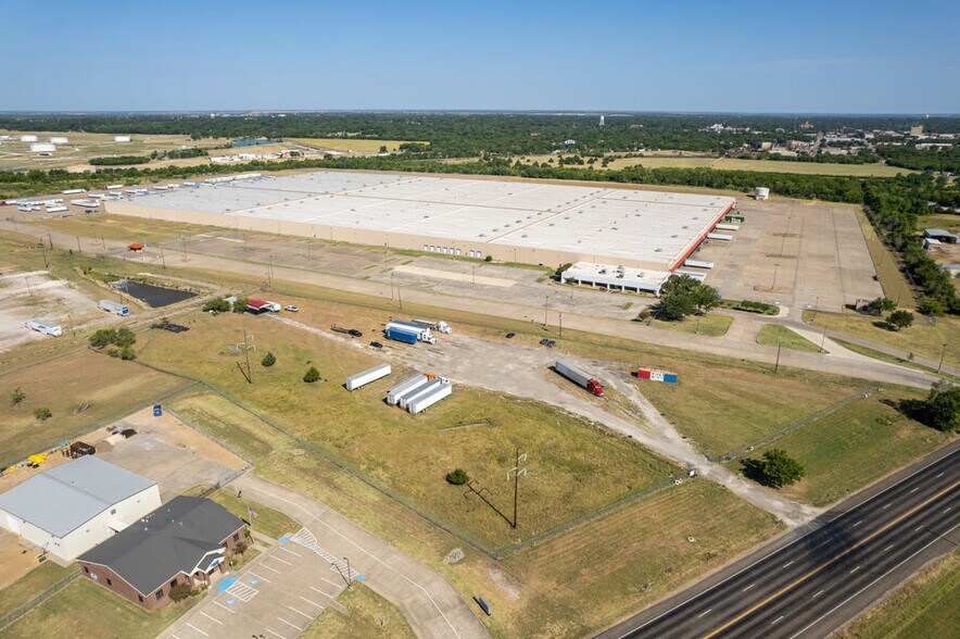 More Photos Of 2300 S Business 45, Corsicana Land For Sale