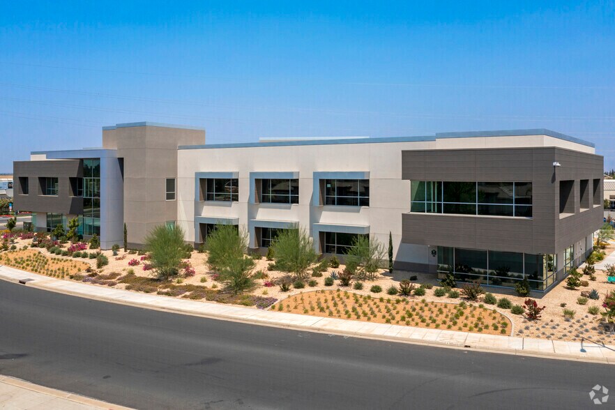 More Photos Of 7700 N Palm Ave, Fresno Office For Lease