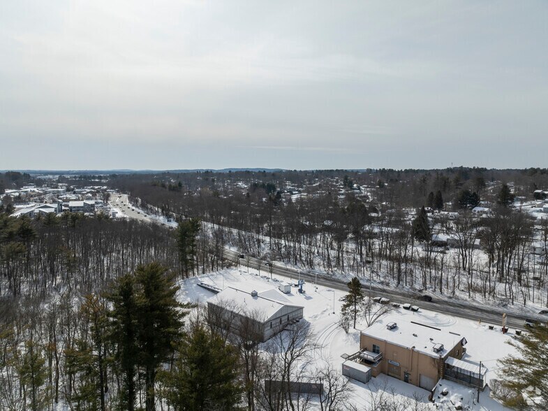 More Photos Of 284 N Broadway, Salem General Retail For Lease